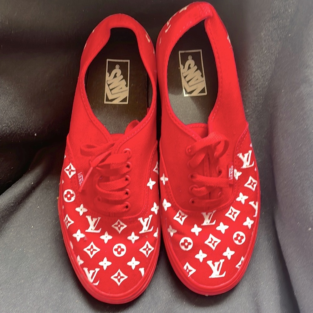 Vans Tennis Shoes (Rare)